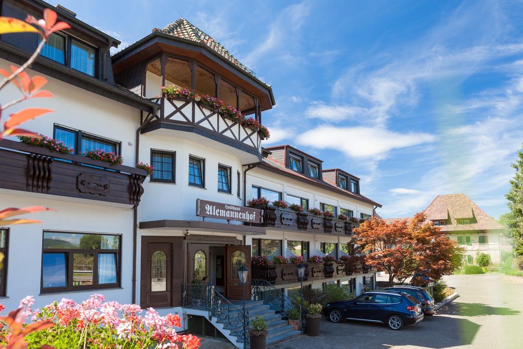 Alemannenhof Hotell Schallstadt Eksteriør bilde